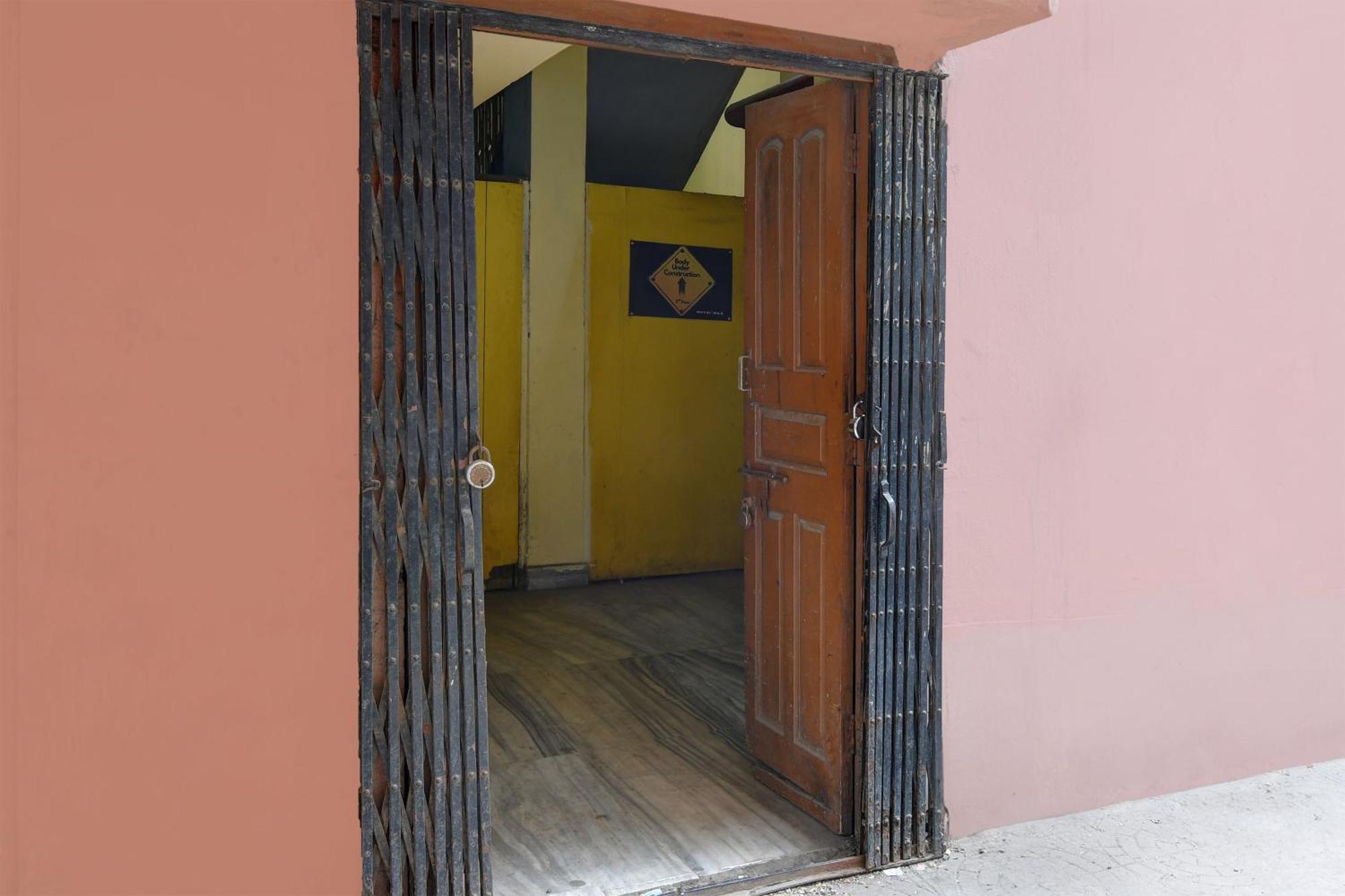 Hotel O Red Rose Near Noapara Metro Station Kolkata Bagian luar foto